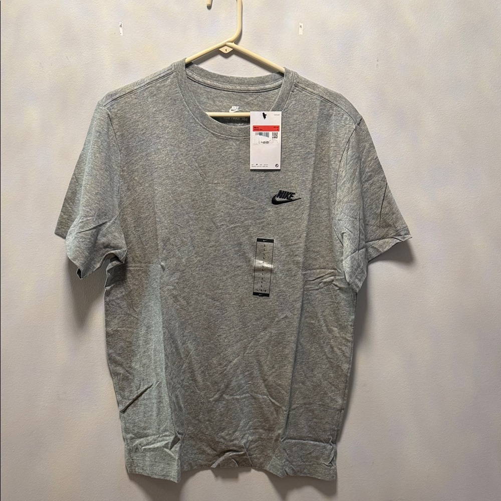 Nike Men's Heather Gray Short Sleeve Tee